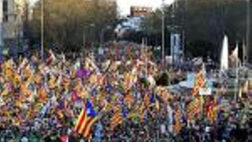 Milers d&#039;independentistes omplen el centre de Madrid