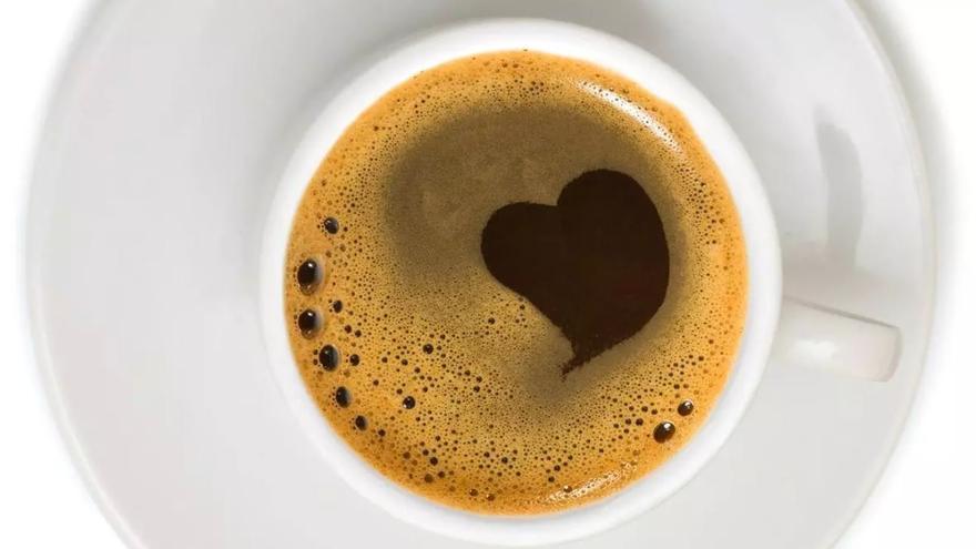 ¿Qué pasa si tomas café sin azúcar todas las mañanas? Esto dicen los expertos