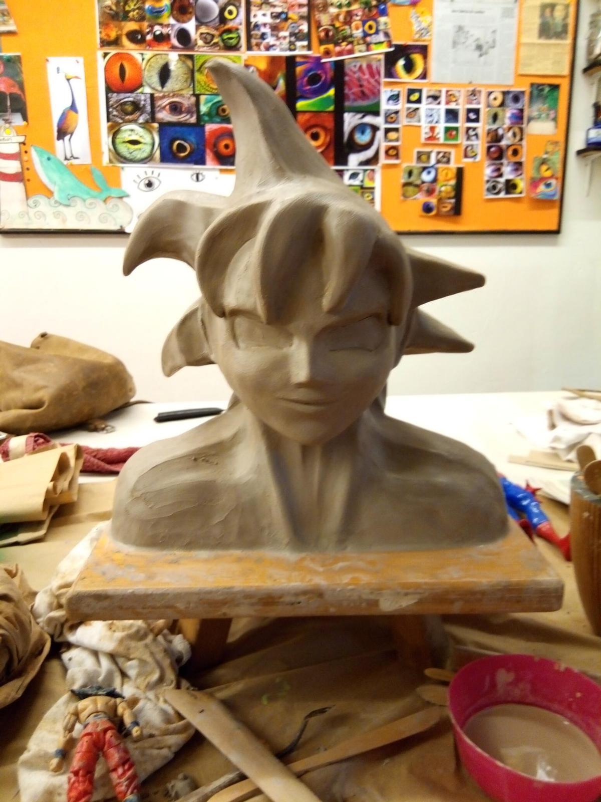 Antía Ferrer Lendoyro, artesana del papel y cartón piedra