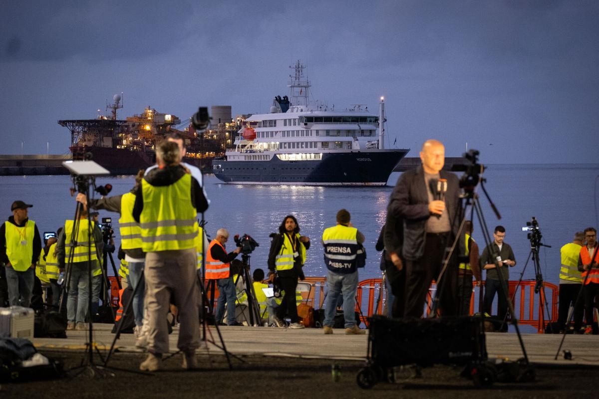El 'crucero del hantavirus' MV Hondius, en el puerto de Granadilla (Tenerife)