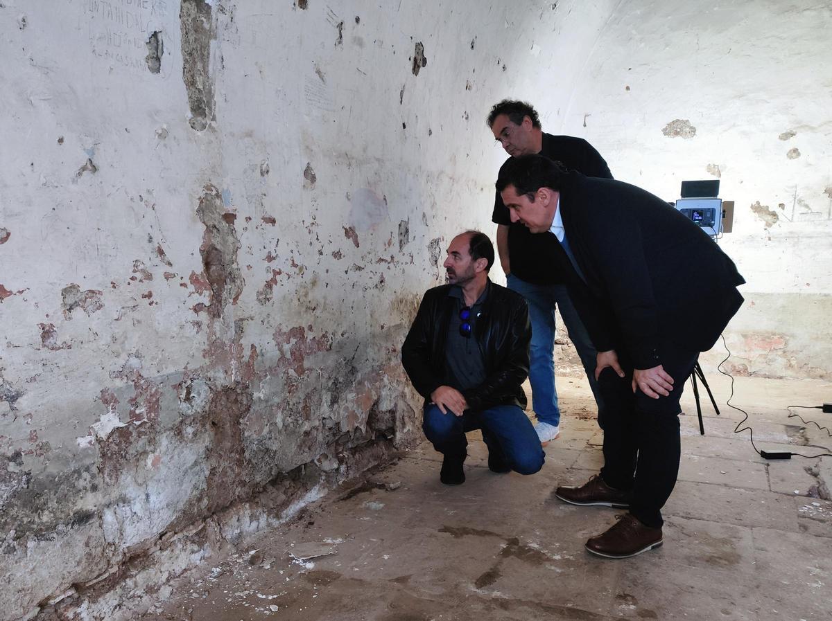 La visita del concejal de Patrimonio, Adolfo Cordobés, al recinto.