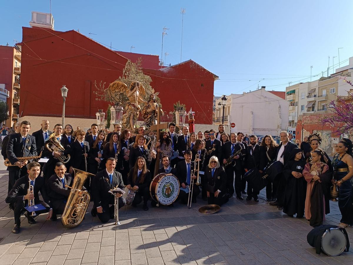 Una de les bandes que participen en la Setmana Santa Marinera de València.