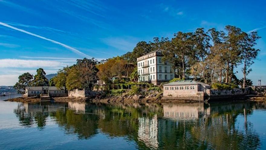 Vista de la isla de San Simón en la ría de Vigo