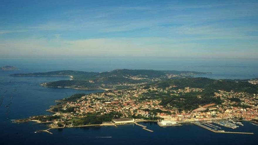 Vista aérea de los montes de Darbo y O Hío, desde el helicóptero Pesca 1 de la Xunta. // Iñaki Abella