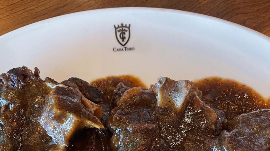 No es rabo de toro, es de vaca, pero nos vuelve locos: dónde tomarlo en Madrid