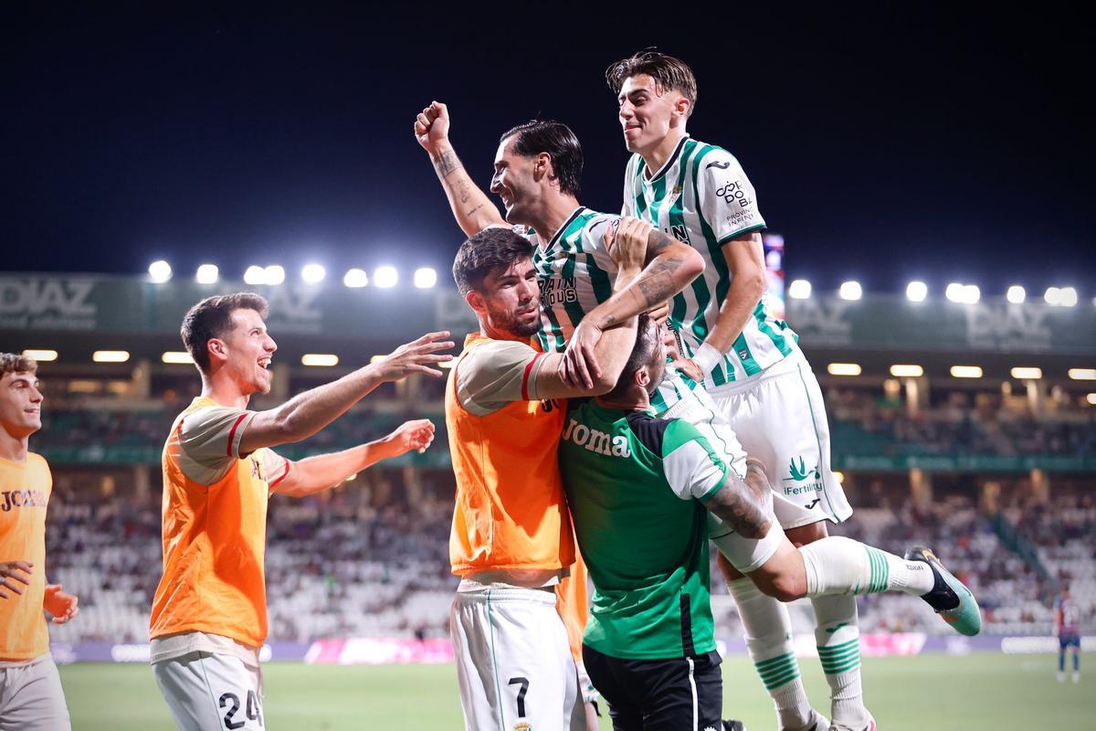 Córdoba CF-Huesca | Las imágenes del partido de LaLiga Hypermotion