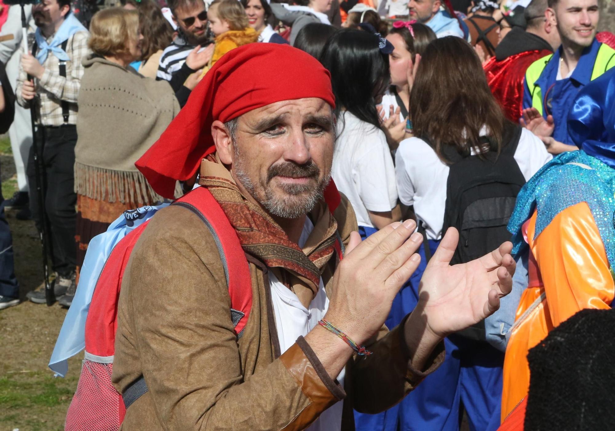 O Hío se disfraza de color, fiesta y alegría