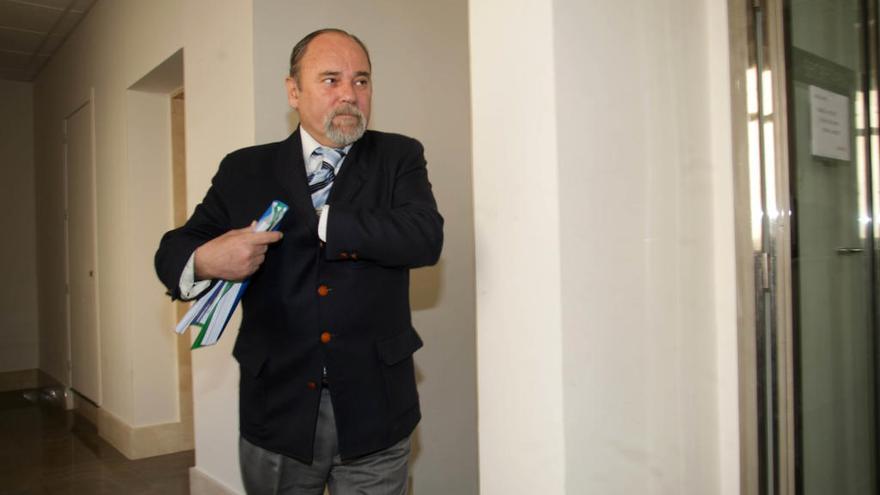 Pérez-Templado corrige su auto e investigará por cuatro delitos al jefe del Ejecutivo