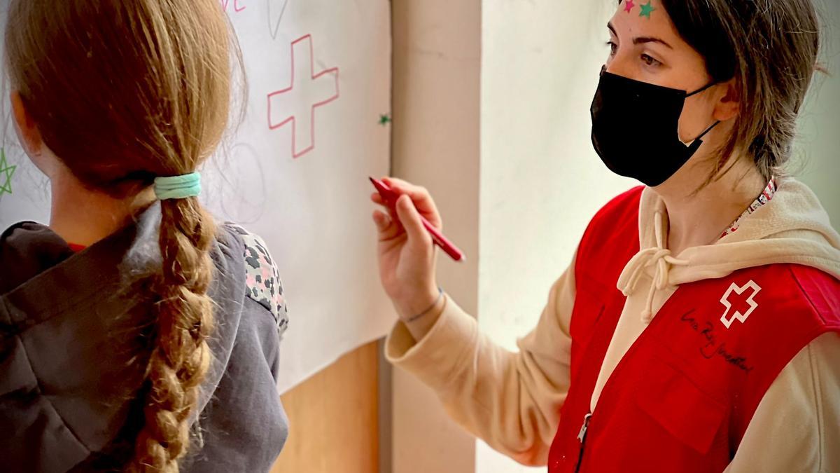 Cruz Roja abre sus espacios de ocio para atender a los menores ucranianos.