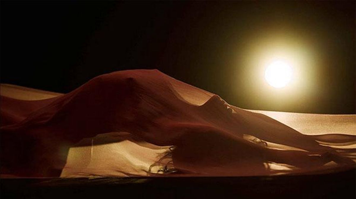Rihanna juga a daus en el vídeo ’Kiss it better’ publicat a Instagram i Vevo.