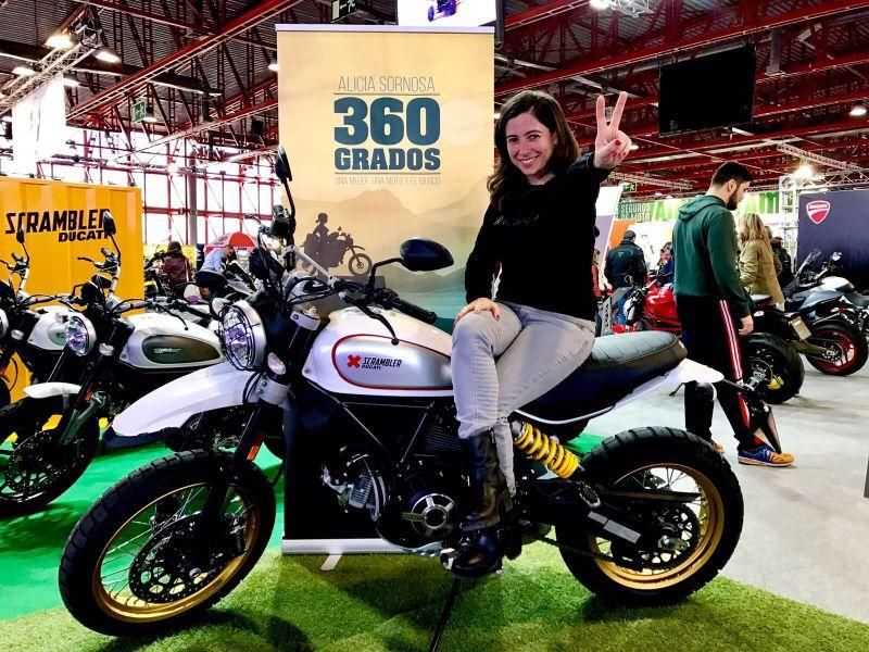 Alicia Sornosa, la única mujer europea de habla hispana en recorrer el mundo en moto