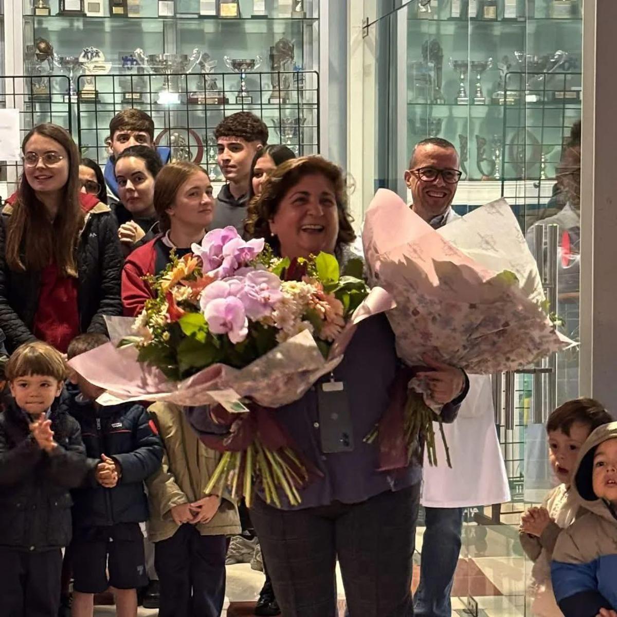 Mercedes Rodrigo con un ramo de flores en el San Antonio.
