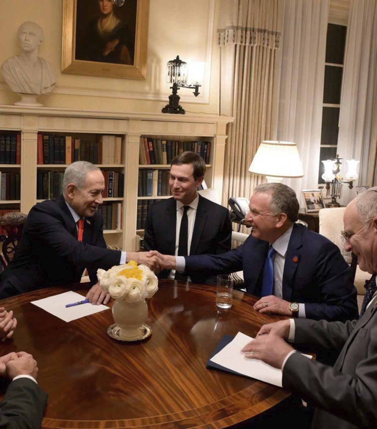 Netanyahu firma als EUA la seva adhesió a la Junta de Pau de Trump. | GOVERN D’ISRAEL / EFE