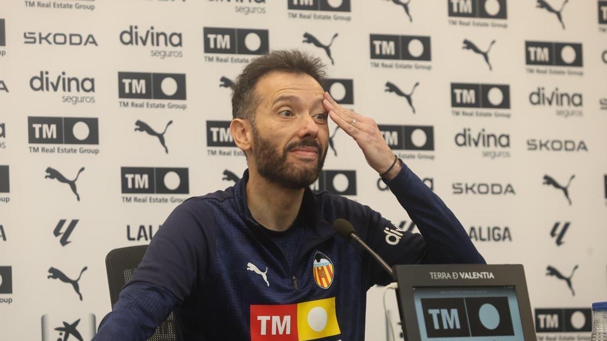 Directo | La rueda de prensa de Carlos Corberán antes del Real Betis