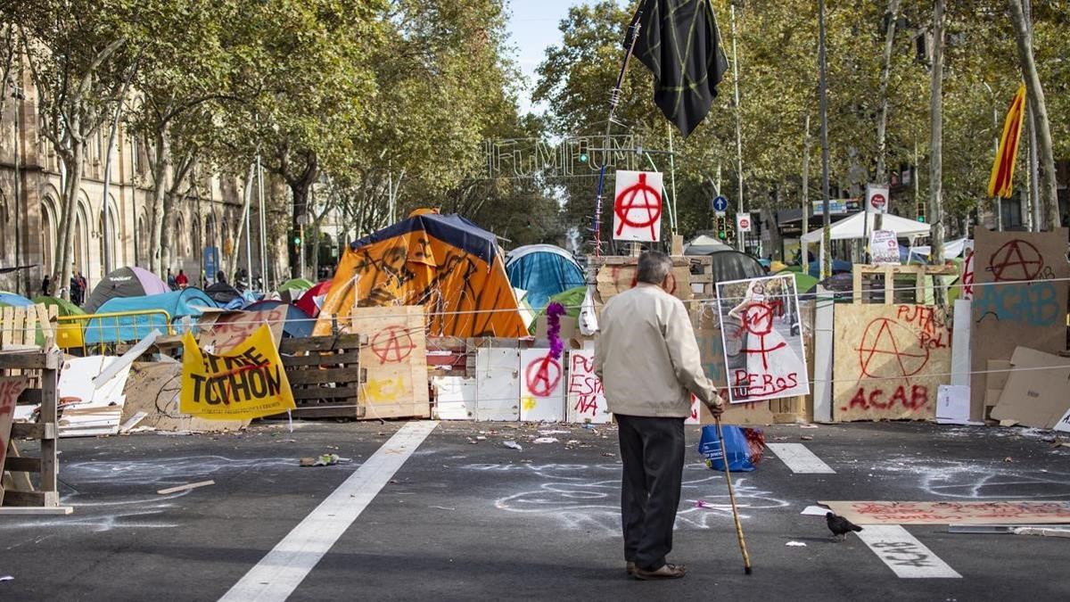 zentauroepp50785435 barcelona 7 11 2019 barcelona   acampada en plaza universida191108122408