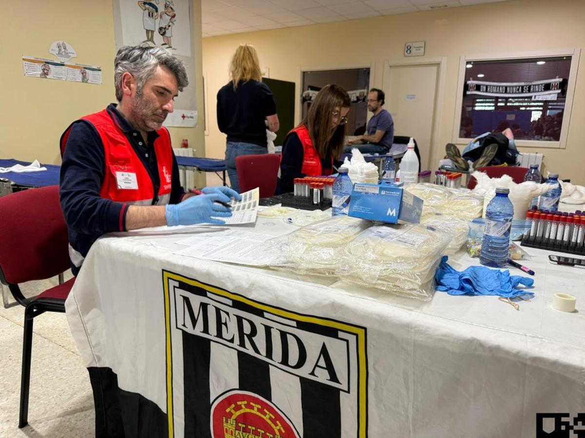 Donación de sangre en el Estadio Romano José Fouto.
