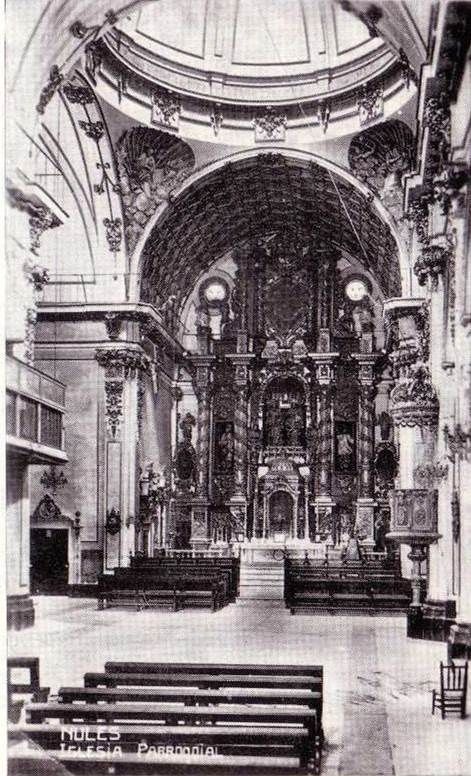 Imagen del interior de la iglesia arciprestal de Nules tras el bombardeo de 1938, con el órgano original a la izquierda.