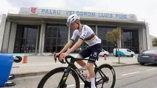 Pogacar entrena en el Velódromo Luis Puig de València para asaltar Roubaix y un nuevo Tour