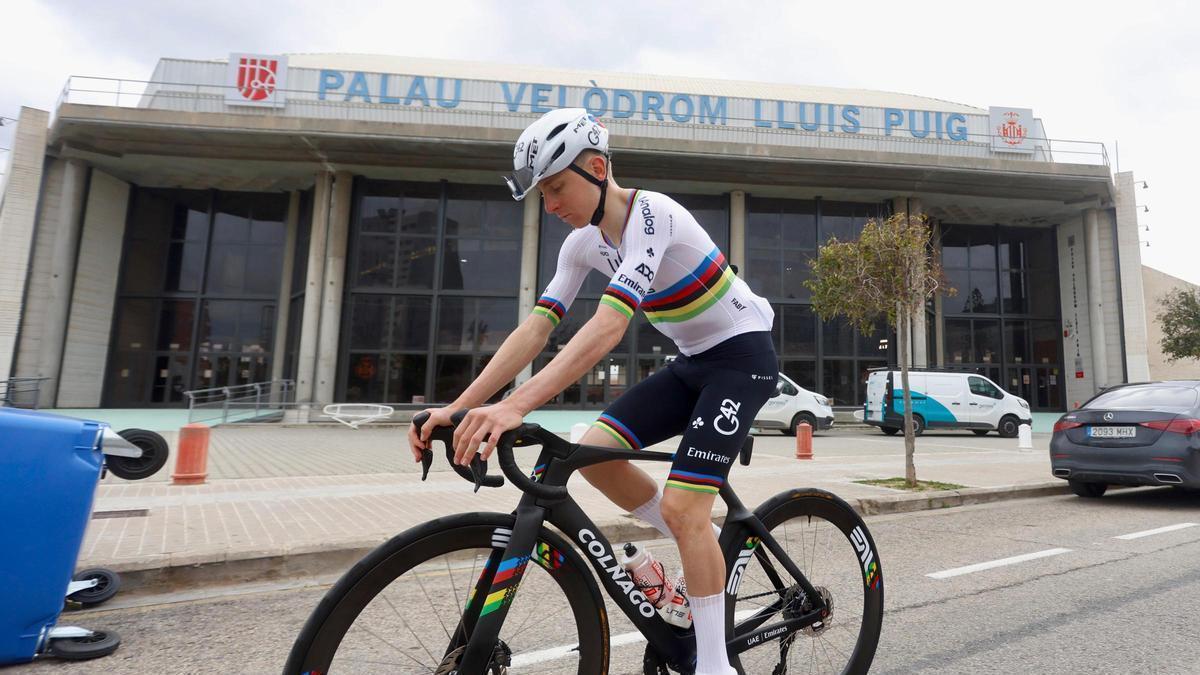 Pogacar entrena en el Velódromo Luis Puig de València para asaltar Roubaix y un nuevo Tour