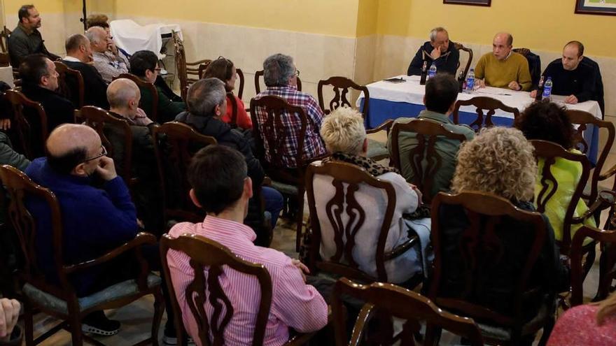 Un momento de la reunión celebrada en la tarde de ayer.