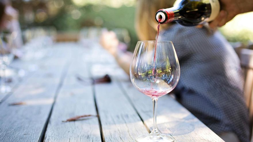 ¿Es el vino el secreto de la longevidad? El potente antioxidante que contiene y la inesperada opinión de los expertos