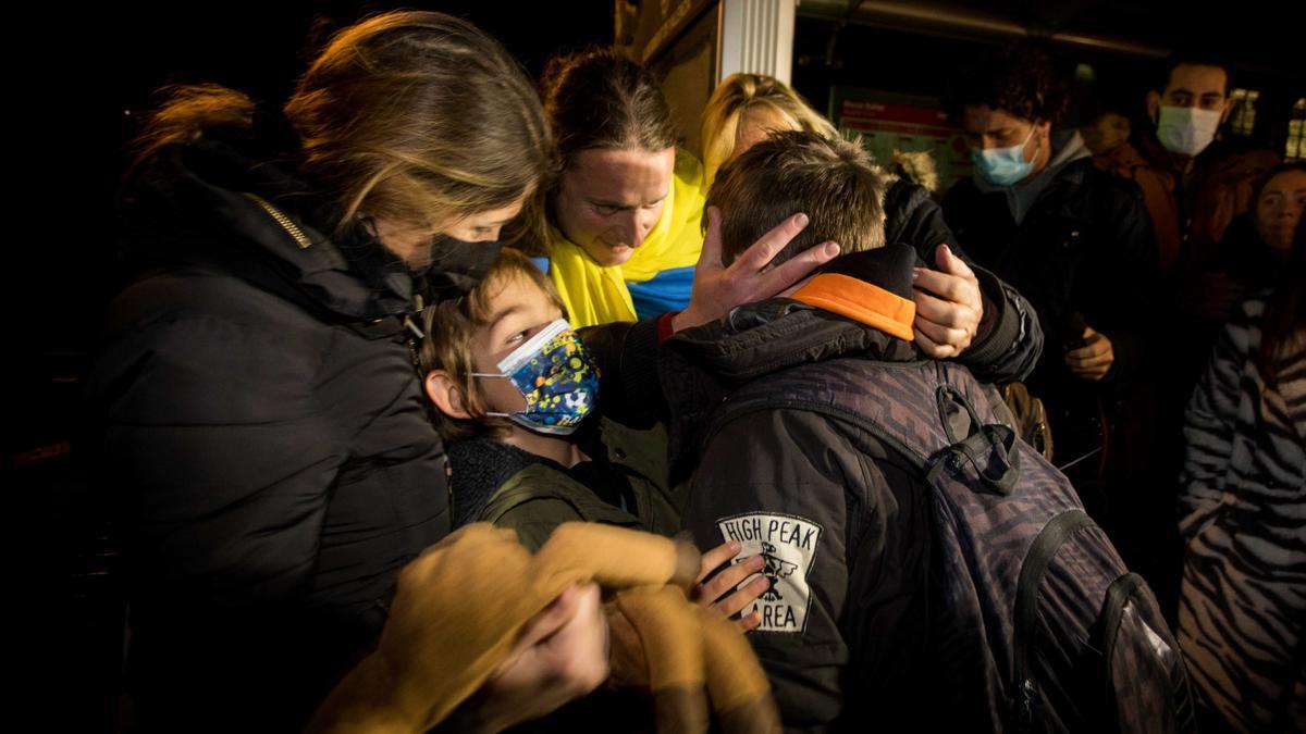 Llega a València el primer autobús con decenas de personas refugiadas desde Ucrania