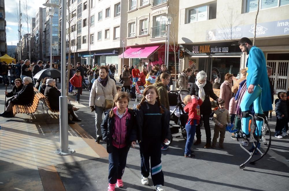 Los pontevedreses llenan la Plaza del Hospital en