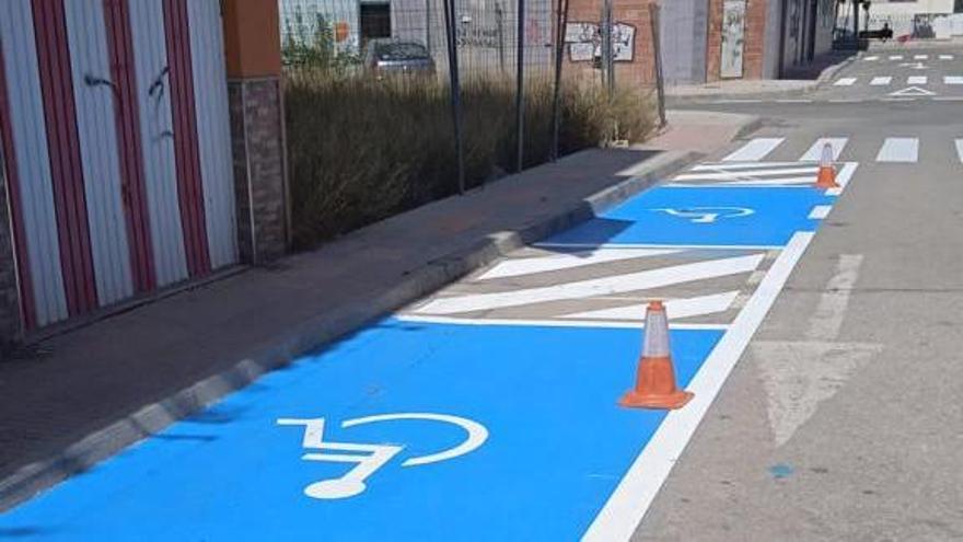 Villena incrementa un 30% las plazas de aparcamiento en La Morenica y Mercado para usuarios con movilidad reducida