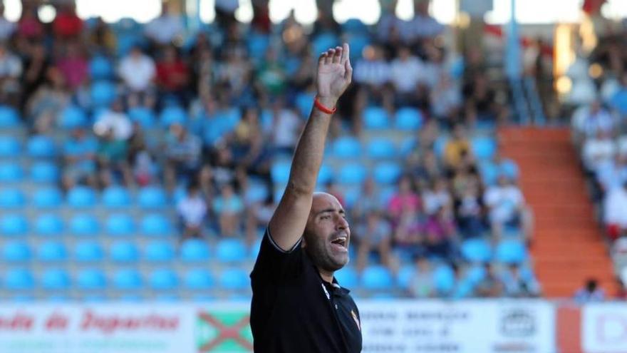 Abelardo, durante el partido de El Toralín.