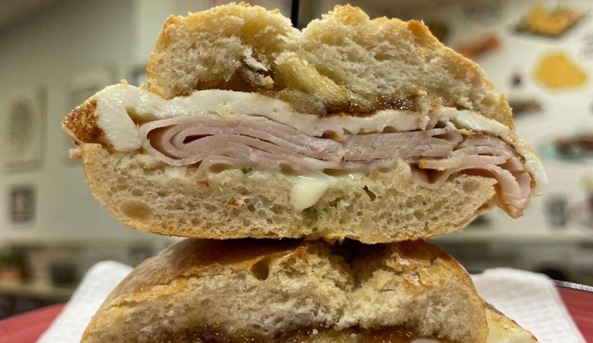 Aldeano Sandwich, at the Los Majuelos Cafeteria (La Laguna, Tenerife).