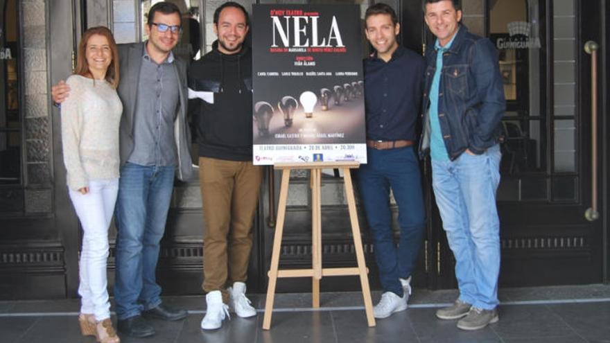 Parte del equipo artístico de la compañía grancanaria D´Hoy Teatro, en la presentación de la obra en el Teatro Guiniguada.