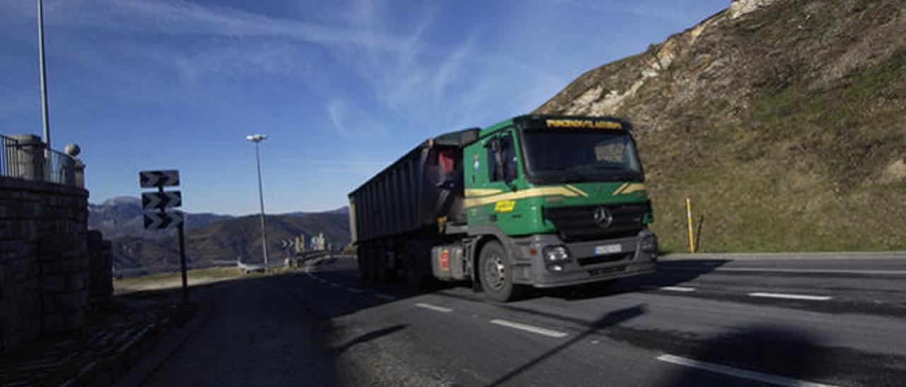 El transporte logra la primera condena judicial española al cártel de los camiones
