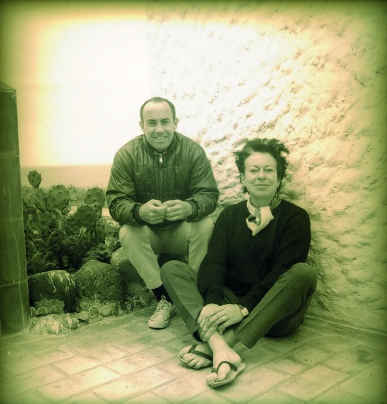Maud con Manrique en Lanzarote (1965). | |