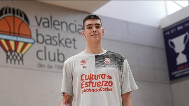 La última exhibición de Dzepina, jugador en tanteo por Valencia Basket, con su selección