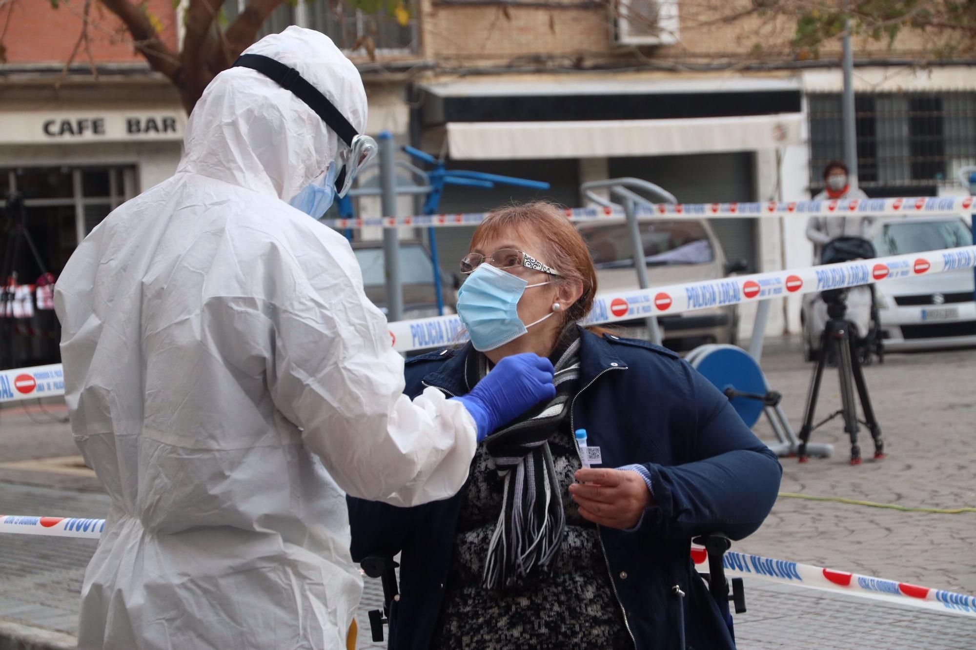 Test Covid a los vecinos de Málaga capital, en el barrio de La Luz