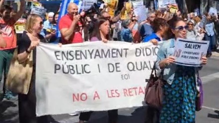 Protesta de la EOI en València