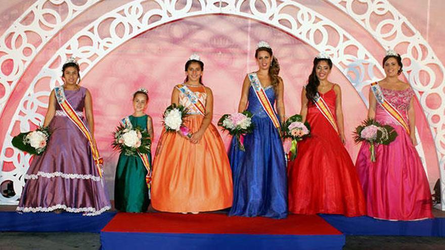 Un momento del acto de coronación de las Reinas y Damas