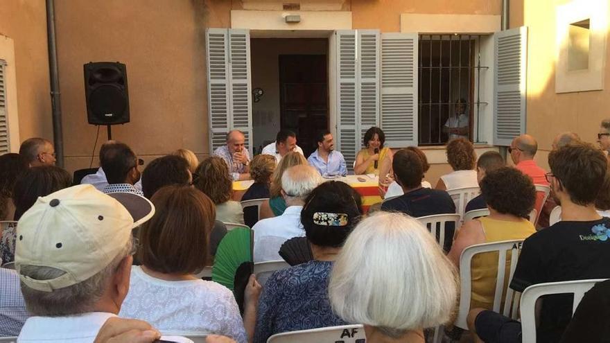 El acto se celebró en la casa consistorial de Montuïri.