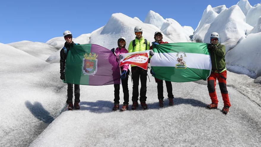 Cada palmo es un microcosmos. Los 22 días de expedición se funden con el talento de Manuel Calvo para fijar cada instante a través de la cámara.