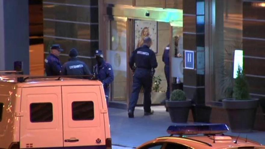 Acordonan un hotel durante horas por un falso atrincheramiento en Vizcaya