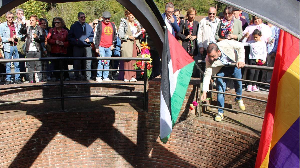 El acto de homenaje en el Pozu Fortuna, el año pasado.