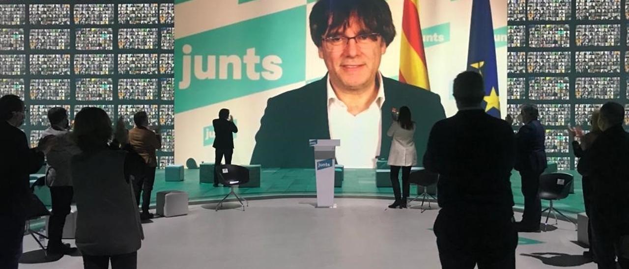 Puigdemont carga contra sectores del independentismo que &quot;banalizan&quot; su trabajo y se alegrarán si le extraditan