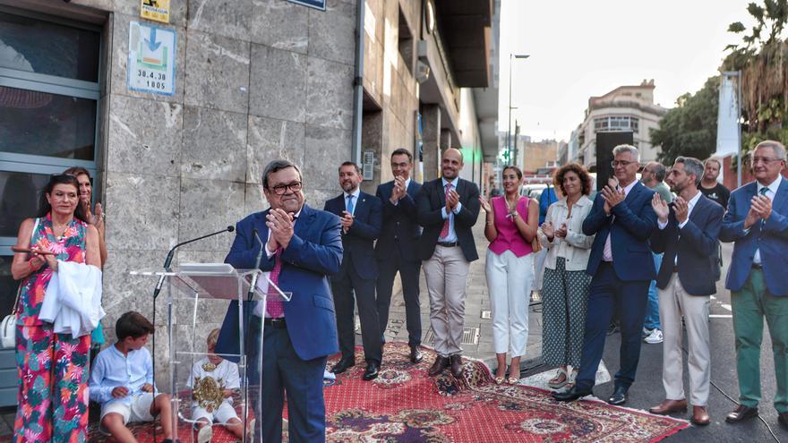 Santa Cruz dedica una calle al «diputado de los animales» junto a la plaza de Toros