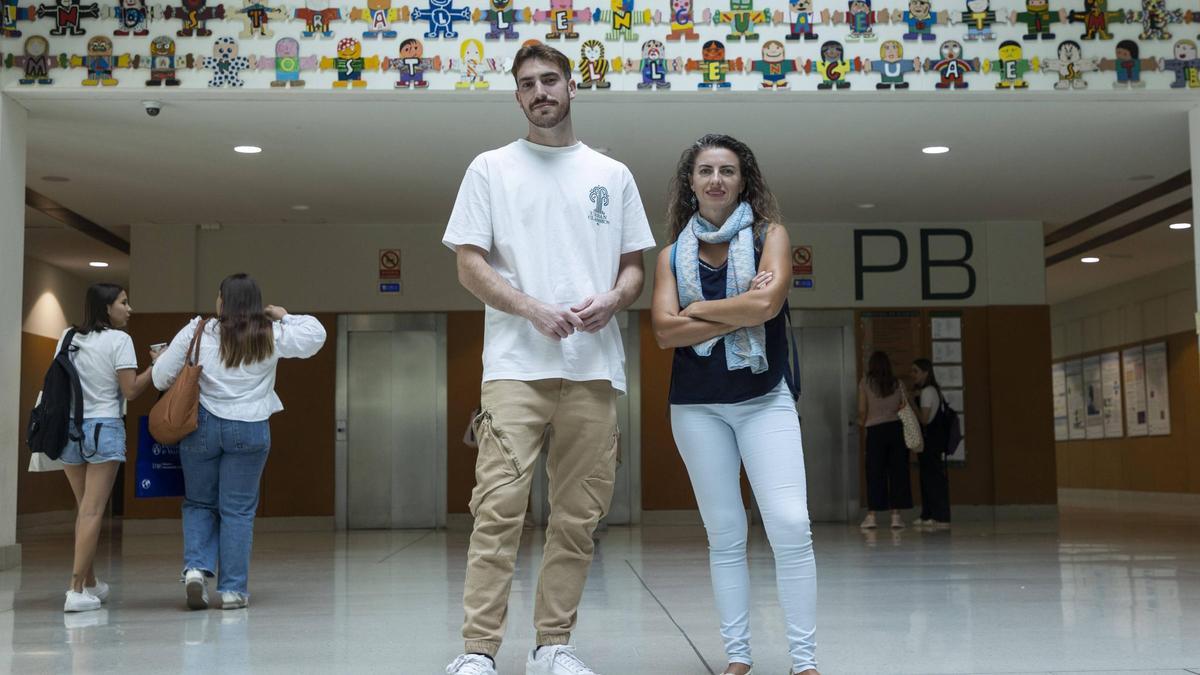 Jordi Puchadres y María Luisa Jiménez, dos estudiantes del máster de Educación en la facultad de Magisterio