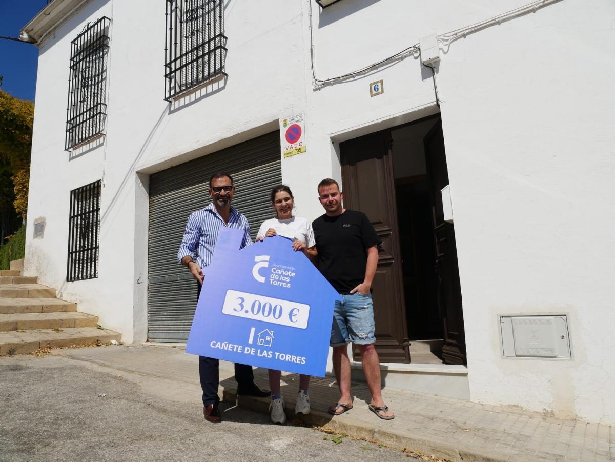 Programa de ayudas de 3.000 euros para jóvenes menores de 40 años que adquieren su primera vivienda.