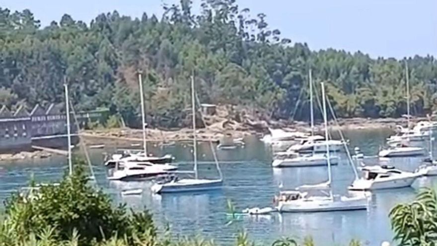 Arneles acumula la basura de hasta 90 barcos de recreo fondeados al día
