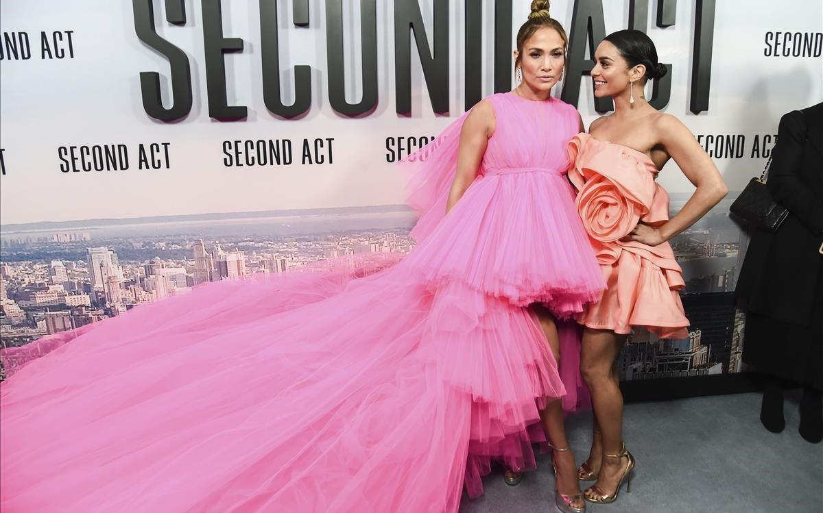 lmmarco46245096 new york  ny   december 12   jennifer lopez and vanessa hudg181213191431