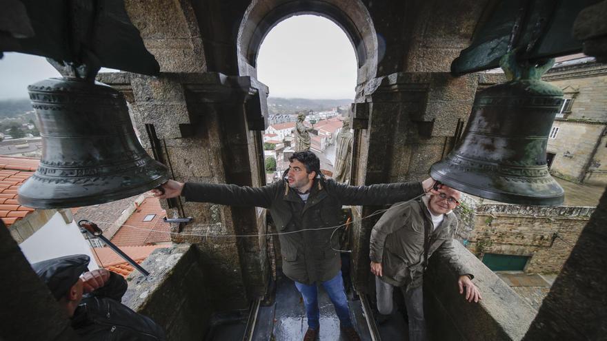 Santiago vive 15 minutos de repique de campanas por los 30 años del Camino Francés