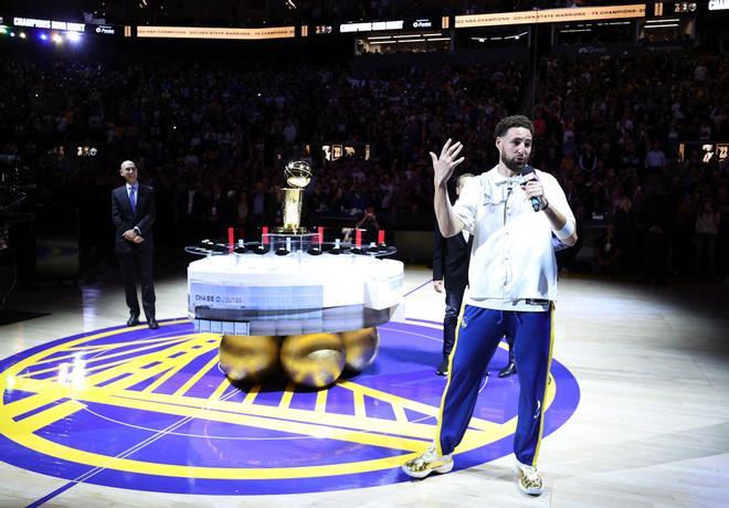 ¡Menuda fiesta! Así fue la ceremonia del anillo de campeón de la NBA a los Warriors