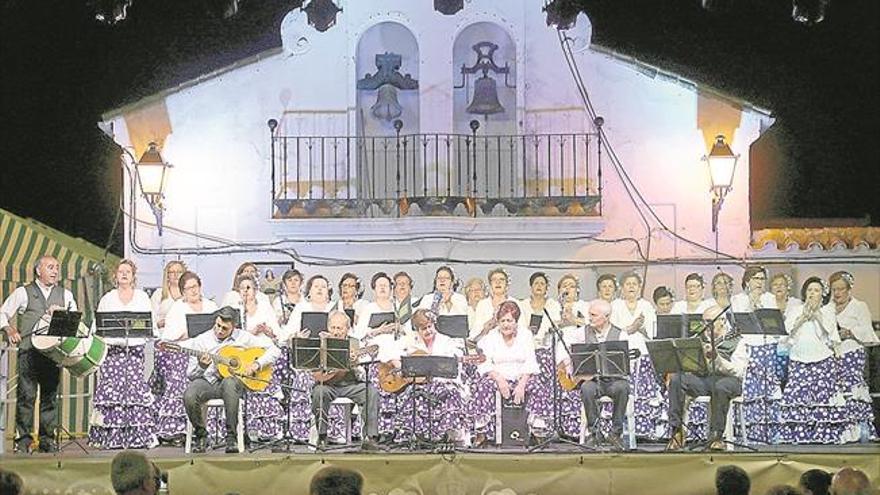 La Noche Blanca llena de música la localidad gracias a sus cuatro escenarios temáticos